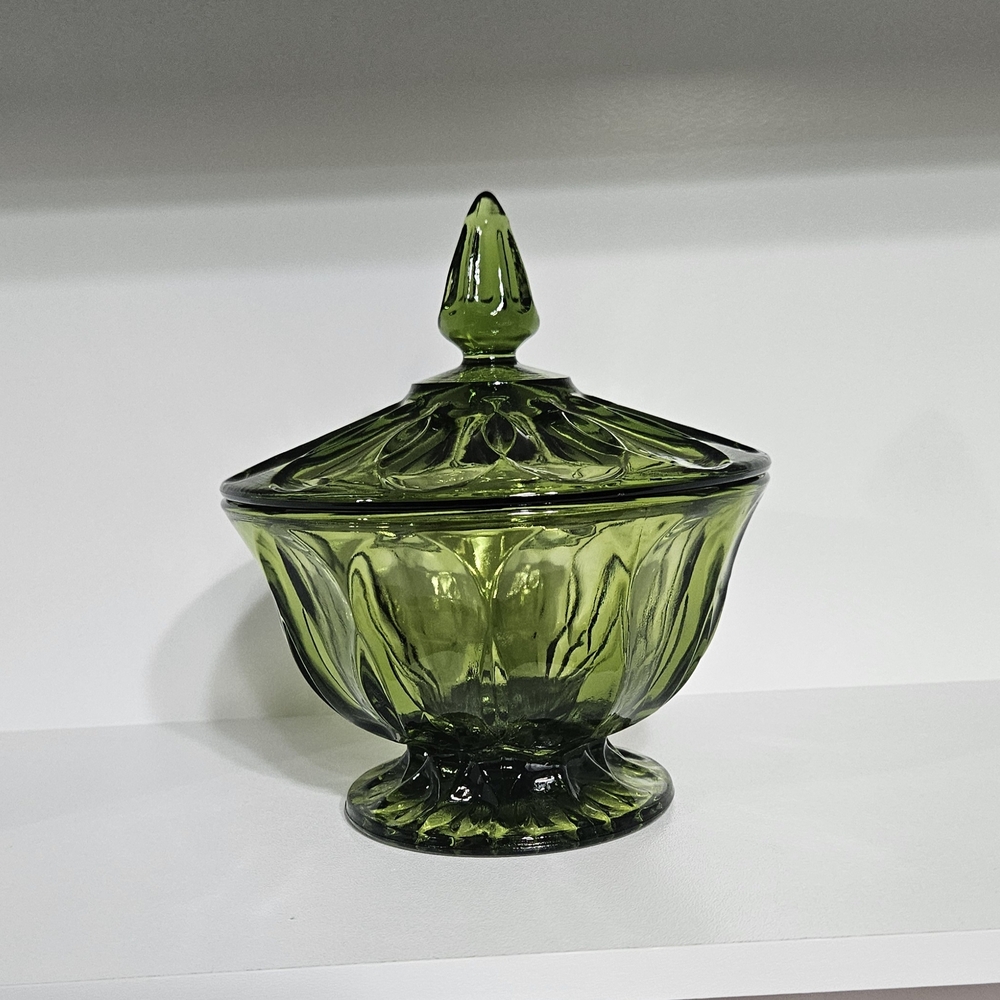 Anchor Hocking Green Glass Covered Candy Dish - Picture 13 of 13